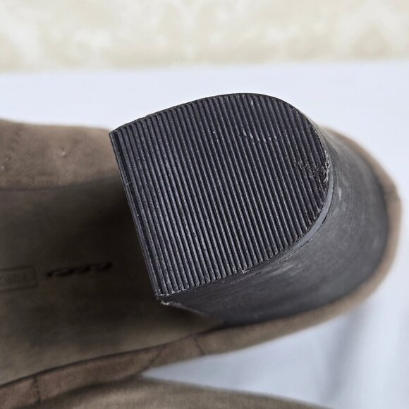Vince Camuto "Creestal" Gray Suede Heeled Booties Almond Toe Pull On Style - Picture 8 of 15